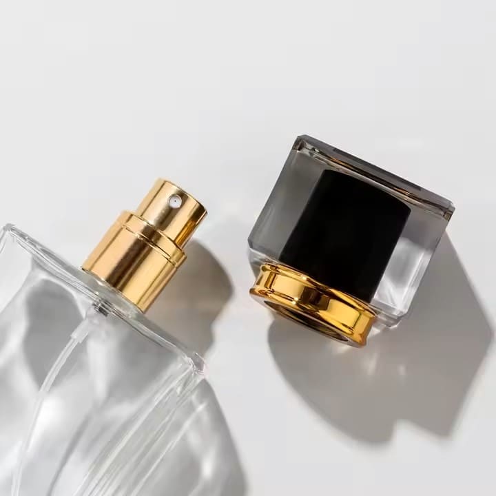 Bouteille de Parfum Luxe en Verre Transparent, Rechargeable – Image 3